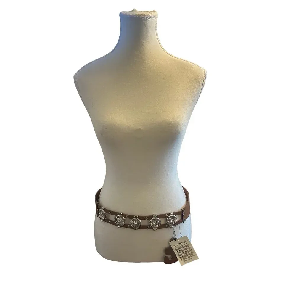 NWT Punto Fibbia Italian Leather Concho Belt